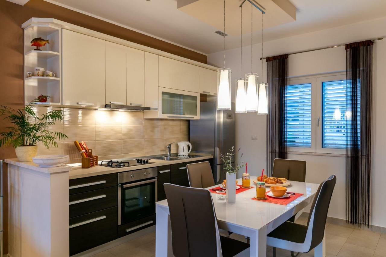 Villa "Amber" Luxury Apartments With A Pool Mlini Exterior photo